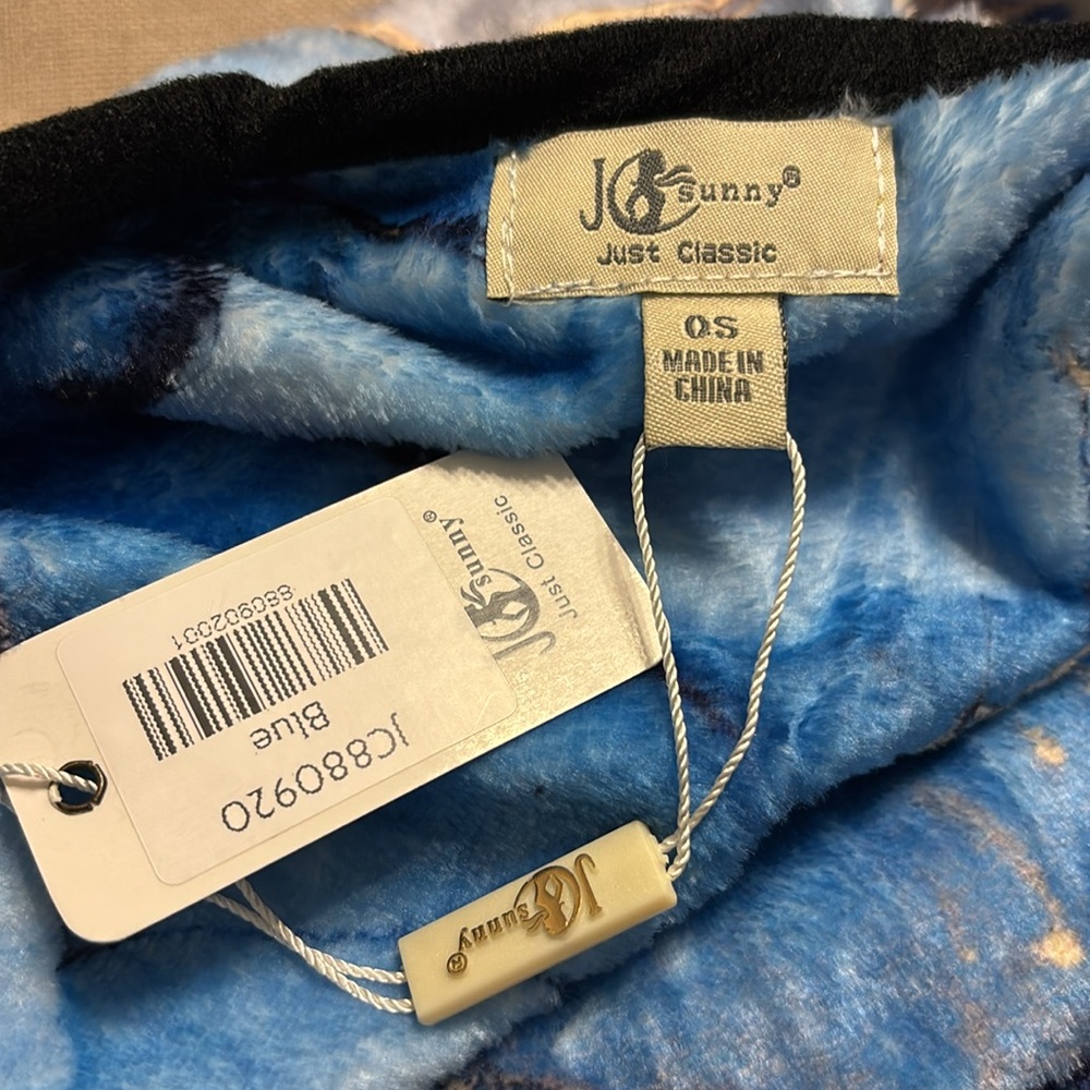 JC Sunny Fleece Floral Wrap - Picture 8 of 9